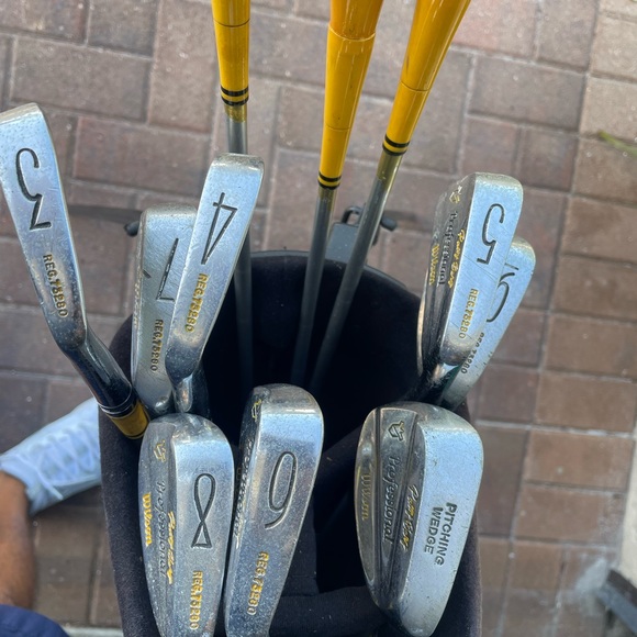 wilson 11 pc golf set Patty Berg edition in right hand , steel shafts - Picture 6 of 8